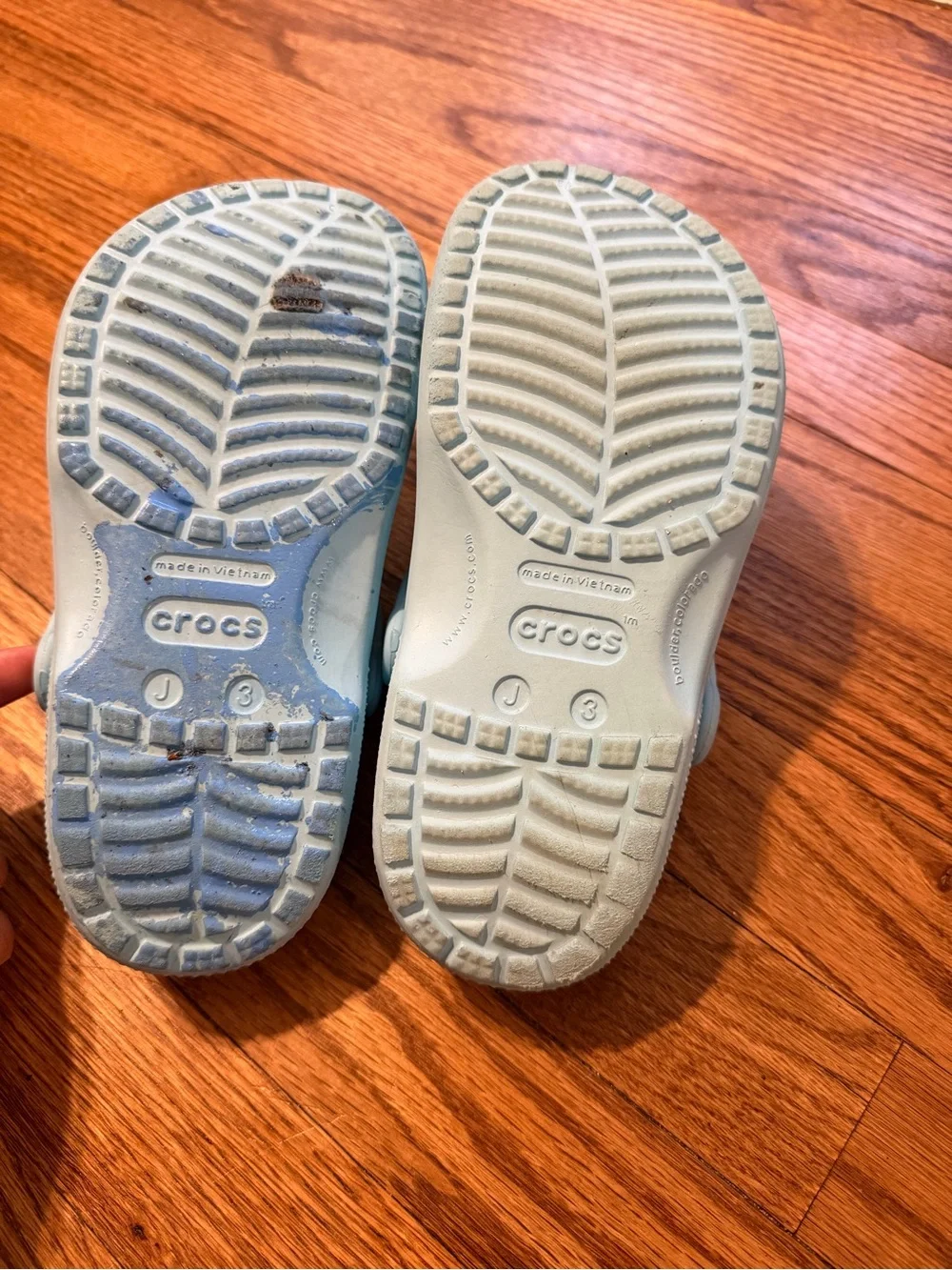 CROCS Kids Light Blue Classic Clogs with Bee Charm